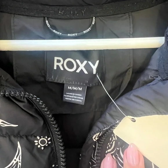 Roxy Black and White Paisley Puffer Jacket/ski layer - Picture 7 of 10